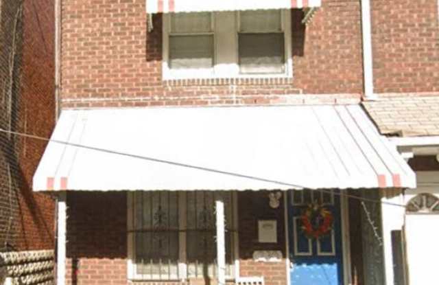 Four Bedroom House in Oakland! - 230 Chesterfield Road, Pittsburgh, PA 15213