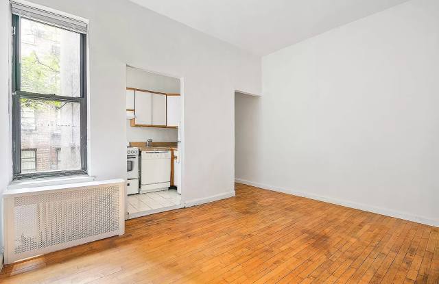 352 W 56th St Apt 2B - 352 West 56th Street, New York City, NY 10019 352 W 56th St Apt 2B - 352 West 56th Street, New York City, NY 10019