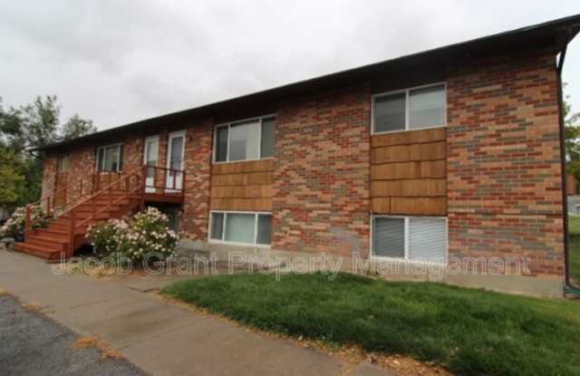 1382 E Poplar photos photos