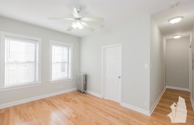 1923 W Winona Gallery 3