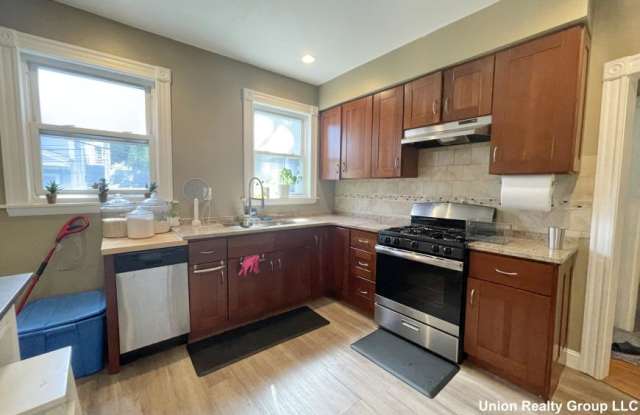 550 Cambridge St. photos photos