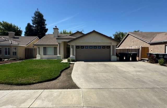 Beautiful 3 Bedroom, 2 Bathroom Home for Rent Gallery 1