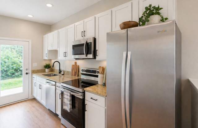 Get 1 Month FREE When You Sign an 18 Month Lease! Gallery 4