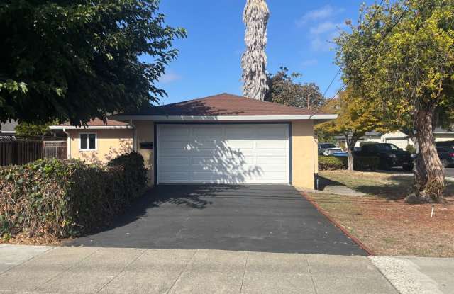 PET FRIENDLY 3 BED/1 BATH in Palo Alto Available Now - 1003 Colorado Avenue, Palo Alto, CA 94303