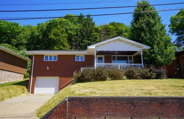 903 Roosevelt Avenue - 903 Roosevelt Avenue, Aliquippa, PA 15001