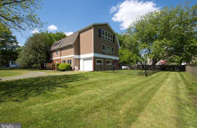 608 CHARLES AVE - 608 Charles Avenue, Deale, MD 20751