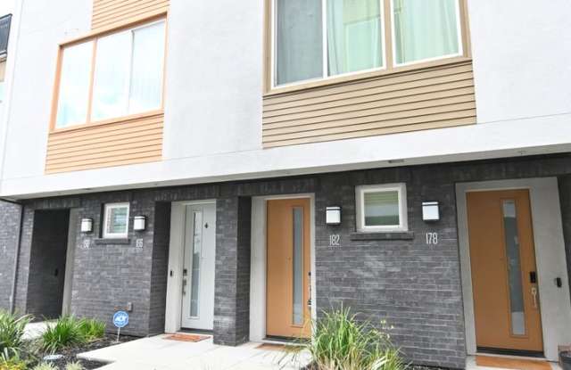 Upscale 2-BR Dual-Suite Condo in Downtown San Jose photos photos