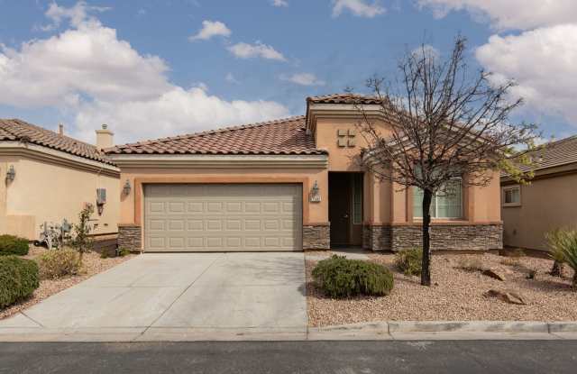 Single story in SW gated community with pool and spa photos photos