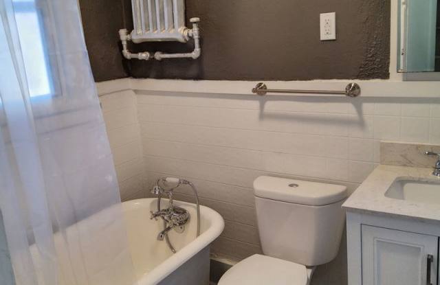 Welcome to Lakewood, OH! Available early April move-in - 1500 West 117th Street, Lakewood, OH 44107