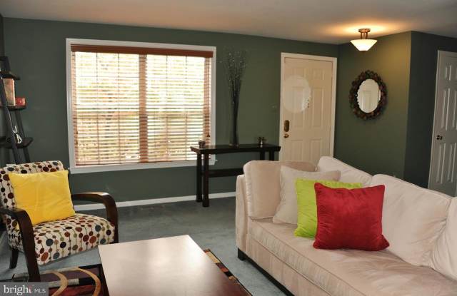 6576 OVERLEIGH LN Gallery 2