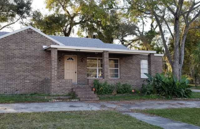 Updated 4/2 Ready for Immediate Move-In photos photos