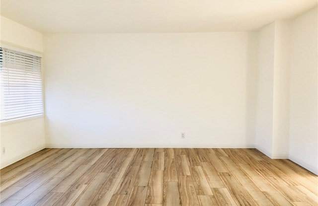 2923 Perkins Lane Gallery 3