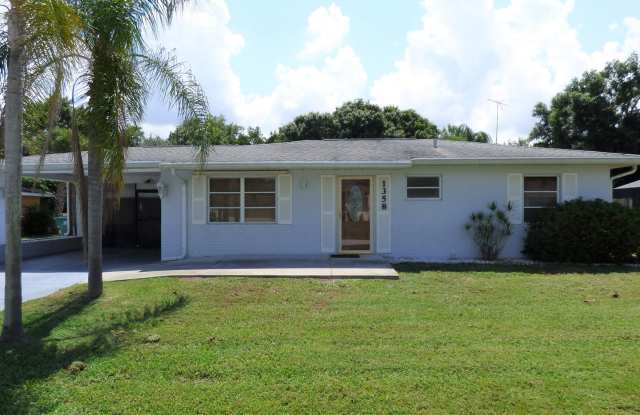 Port Charlotte 2-bedroom 1-bathroom home, convenient to shopping and schools photos photos
