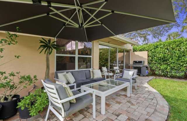 2501 MAHOGANY Pl. Gallery 4