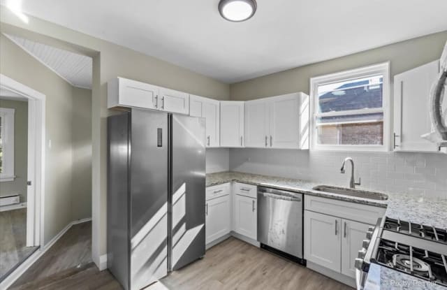 7815 South Langley Avenue photos photos