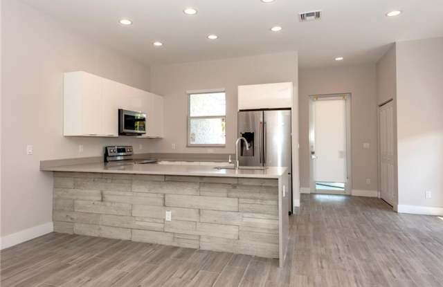 1105 NE 2nd Avenue, Fort Lauderdale, FL 33304 photos photos