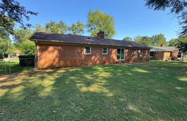 3 Bed and 2 Bath House in Shelby, NC Gallery 4