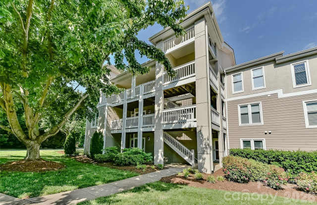 18557 Vineyard Point Lane Gallery 3