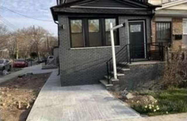 4401 Clarendon Road unit: 1St Flr photos photos