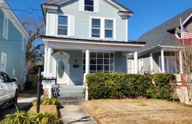 304 Avenue A - 2 Story Home in the Riverside Historic District of New Bern! photos photos