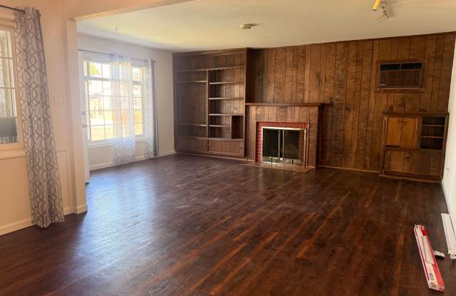 House for Rent / Sacramento Gallery 3