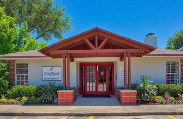 Crestbrook Apartments Gallery 3