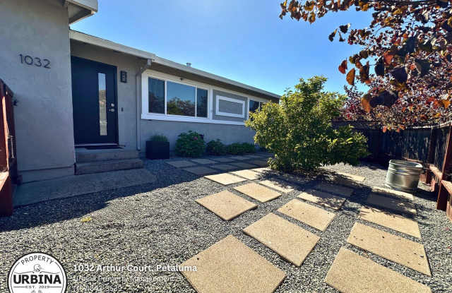 Charming Petaluma 2-Bedroom Home with Large Fenced Yard - 1032 Arthur Court, Petaluma, CA 94954