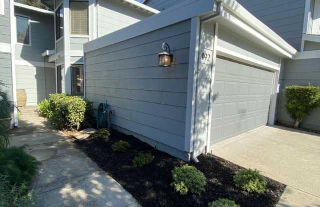 2 Bed 2.5 Bath Townhouse W/ 2 Car Attached Garage In Walnut Creek photos photos