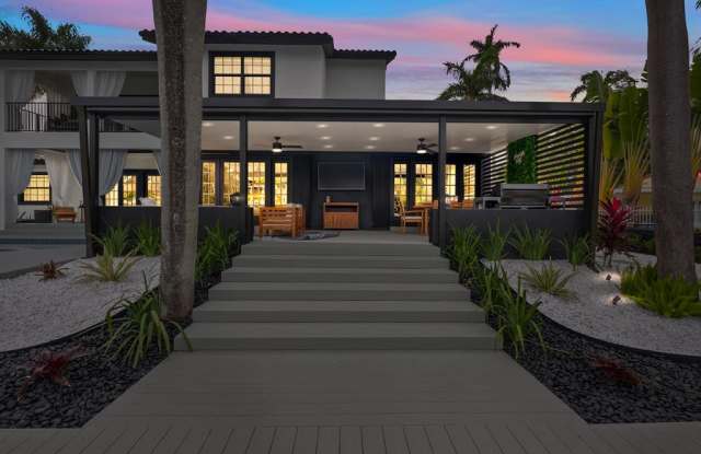516 Royal Plaza Drive Gallery 3