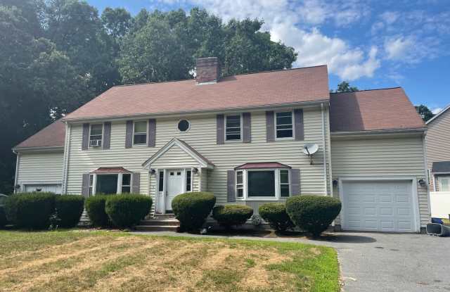 Reduced! $2,595; Newly Updated, spacious 3 bedrooom, 3 level townhouse in Chelmsford. Ideal location for commuters. - 23 Tobin Avenue, Middlesex County, MA 01863