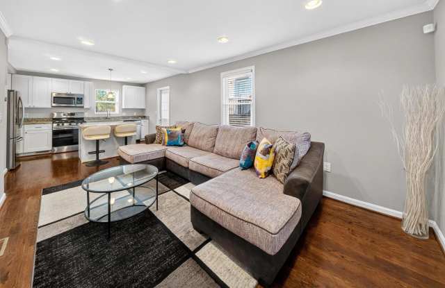 5211 Jay Street Northeast - Room 2 photos photos