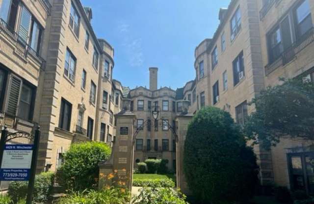 4437 North Winchester Garden photos photos