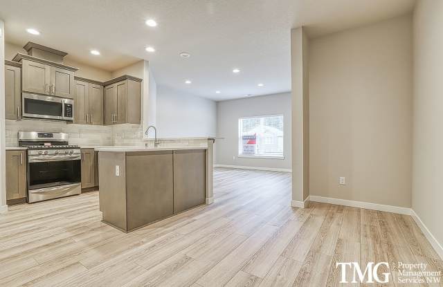 New Modern 3 Bed 2.5 Bath Home in Mt. Vista Neighborhood! photos photos
