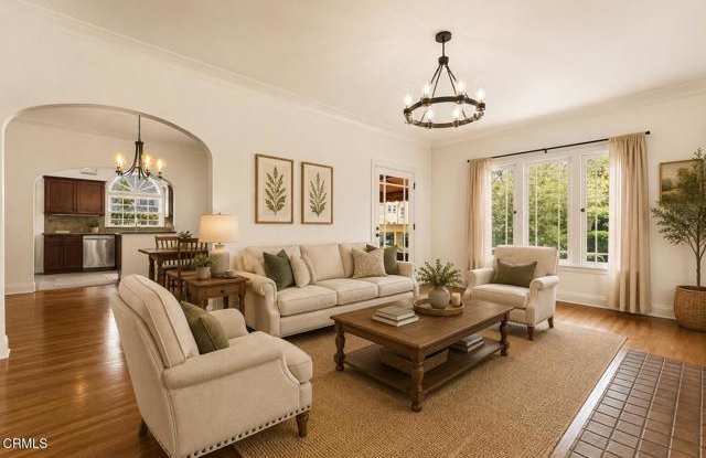 4725 Ambrose Avenue Gallery 2