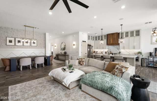 10412 E ACOMA Drive Gallery 4
