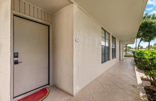 21 ROYAL PALM Way Gallery 2