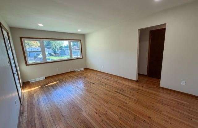 106 Andrea Boulevard Gallery 3