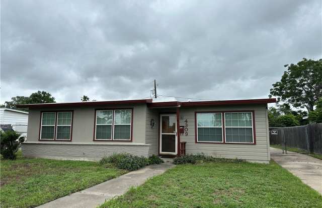 4309 Yucca Street photos photos