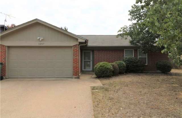 6207 Kelly Elliott Road - 6207 Kelly Elliott Road, Arlington, TX 76001