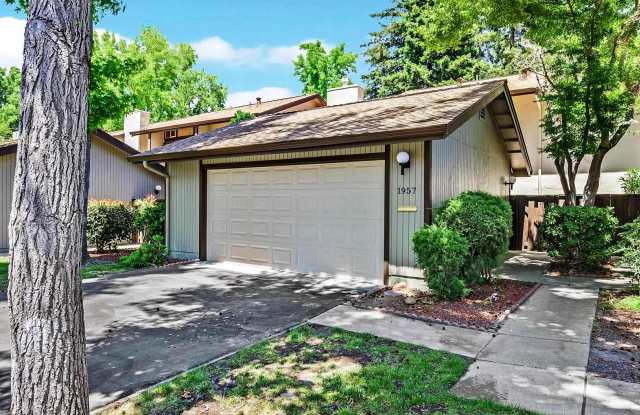 1957 Countrywood Ct photos photos