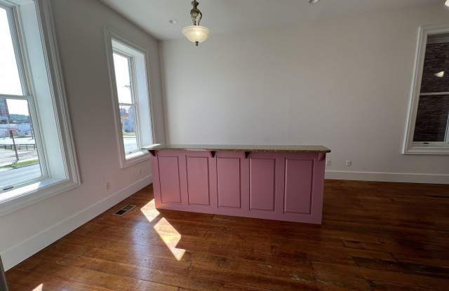 331 Bluff Gallery 4