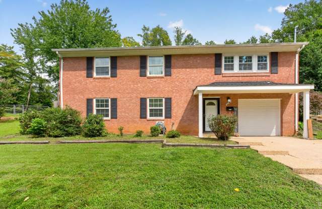 4725 Springbrook Drive Gallery 3