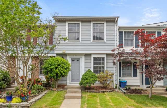 Bright, fresh and move-in ready located in sought after Newington Heights! - 8511 Blue Rock Lane, Newington Forest, VA 22079