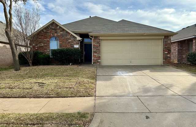 557 Creekbend St - 557 Creekbend Street, Crowley, TX 76036