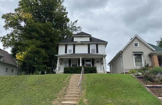 Now Showing this 2BR, 1BA duplex located at 2346 Coyner Ave., Indianapolis, IN photos photos