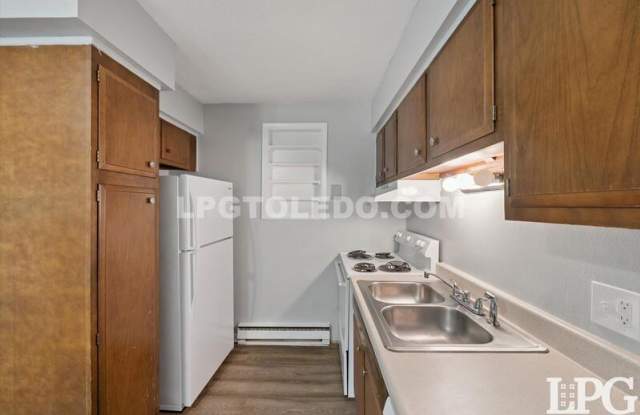 3348 Arlington Ave photos photos