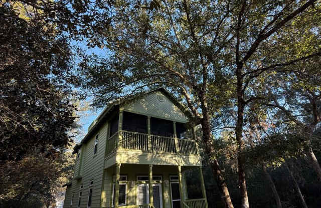 3 Bdrm Home with 3rd floor loft in Pt Washington photos photos