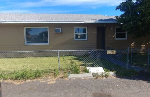 921 E. 27th Ave - 921 East 27th Avenue, Benton County, WA 99337