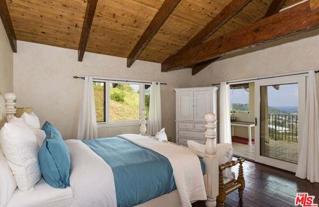 3504 Coast View Drive - 3504 Coast View Drive, Malibu, CA 90265