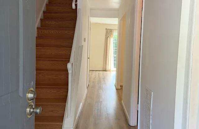 6341 Pine View Court Gallery 2